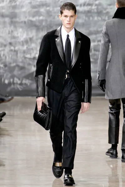 Look 12